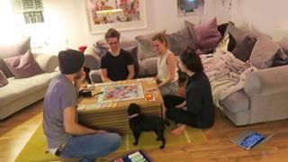 Zoe Sugg feet photo thumbnail