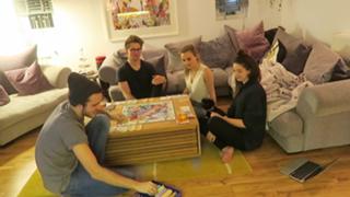 Zoe Sugg feet photo thumbnail