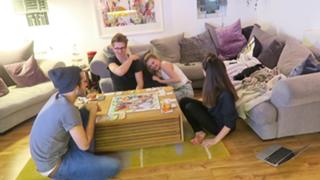 Zoe Sugg feet photo thumbnail