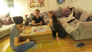 Zoe Sugg feet photo thumbnail