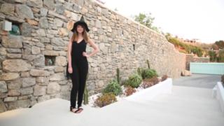 Zoe Sugg feet photo thumbnail