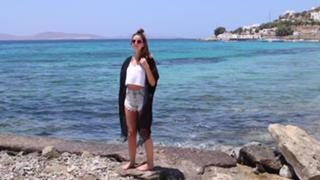 Zoe Sugg feet photo thumbnail