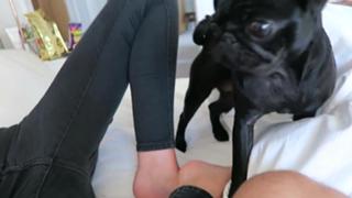 Zoe Sugg feet photo thumbnail