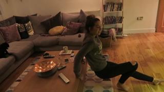 Zoe Sugg feet photo thumbnail