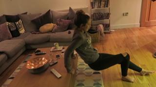 Zoe Sugg feet photo thumbnail