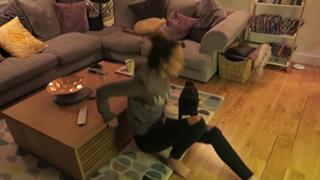 Zoe Sugg feet photo thumbnail