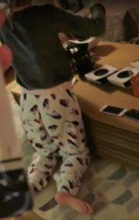 Zoe Sugg feet photo thumbnail