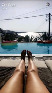 Zoe Sugg feet photo thumbnail