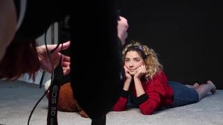 Zoe Sugg feet photo thumbnail