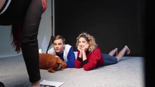 Zoe Sugg feet photo thumbnail