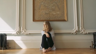 Zoe Sugg feet photo thumbnail