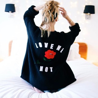 Zoe Sugg feet photo thumbnail