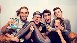 Zoe Sugg feet photo thumbnail