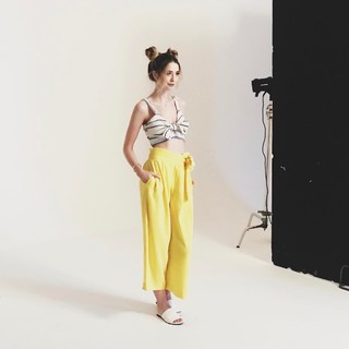 Zoe Sugg feet photo thumbnail