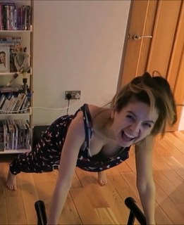 Zoe Sugg feet photo thumbnail