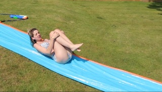 Zoe Sugg feet photo thumbnail