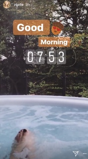 Zoe Sugg feet photo thumbnail