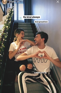 Zoe Sugg feet photo thumbnail
