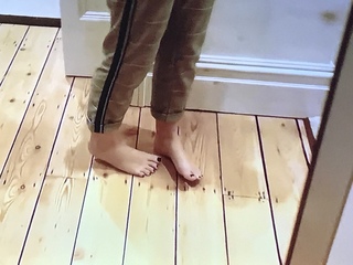 Zoe Sugg feet photo thumbnail