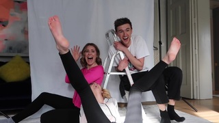 Zoe Sugg feet photo thumbnail