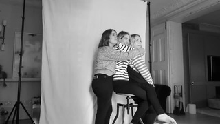 Zoe Sugg feet photo thumbnail