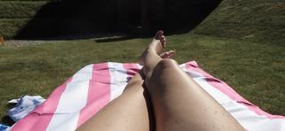 Zoe Sugg feet photo thumbnail