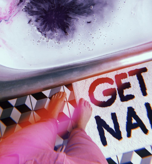 Zoe Sugg feet photo thumbnail