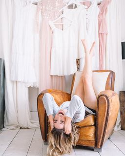 Zoe Sugg feet photo thumbnail