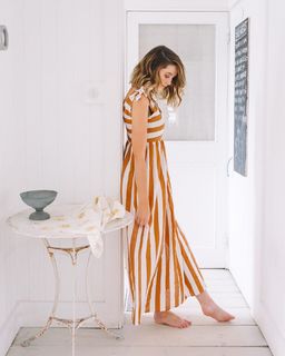 Zoe Sugg feet photo thumbnail