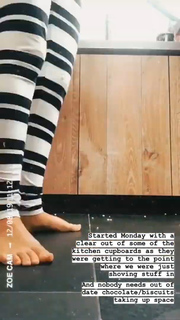 Zoe Sugg feet photo thumbnail