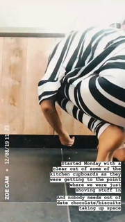 Zoe Sugg feet photo thumbnail