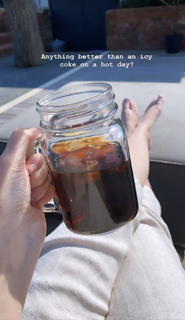 Zoe Sugg feet photo thumbnail