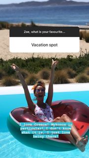 Zoe Sugg feet photo thumbnail