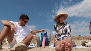 Zoe Sugg feet photo thumbnail