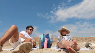 Zoe Sugg feet photo thumbnail
