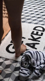 Zoe Sugg feet photo thumbnail