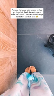 Zoe Sugg feet photo thumbnail