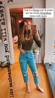 Zoe Sugg feet photo thumbnail