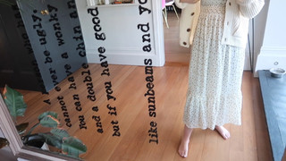 Zoe Sugg feet photo thumbnail