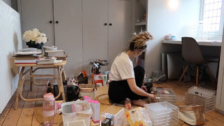 Zoe Sugg feet photo thumbnail