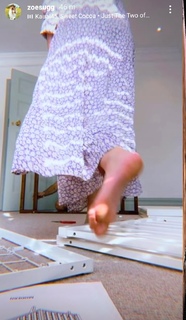 Zoe Sugg feet photo thumbnail