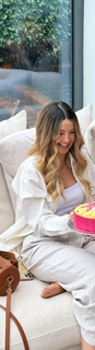 Zoe Sugg feet photo thumbnail