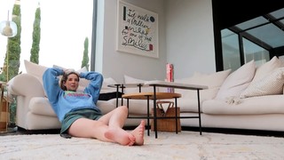 Zoe Sugg feet photo thumbnail