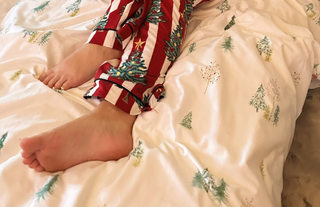 Zoe Sugg feet photo thumbnail
