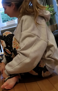 Zoe Sugg feet photo thumbnail