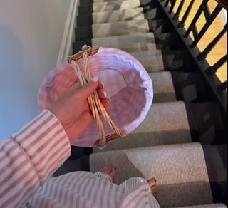 Zoe Sugg feet photo thumbnail