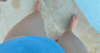 Zoe Sugg feet photo thumbnail