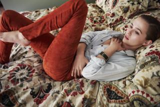 Zoey Deutch feet photo thumbnail