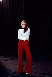 Zoey Deutch feet photo thumbnail