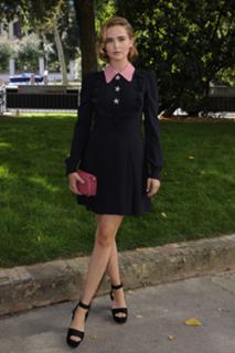 Zoey Deutch feet photo thumbnail